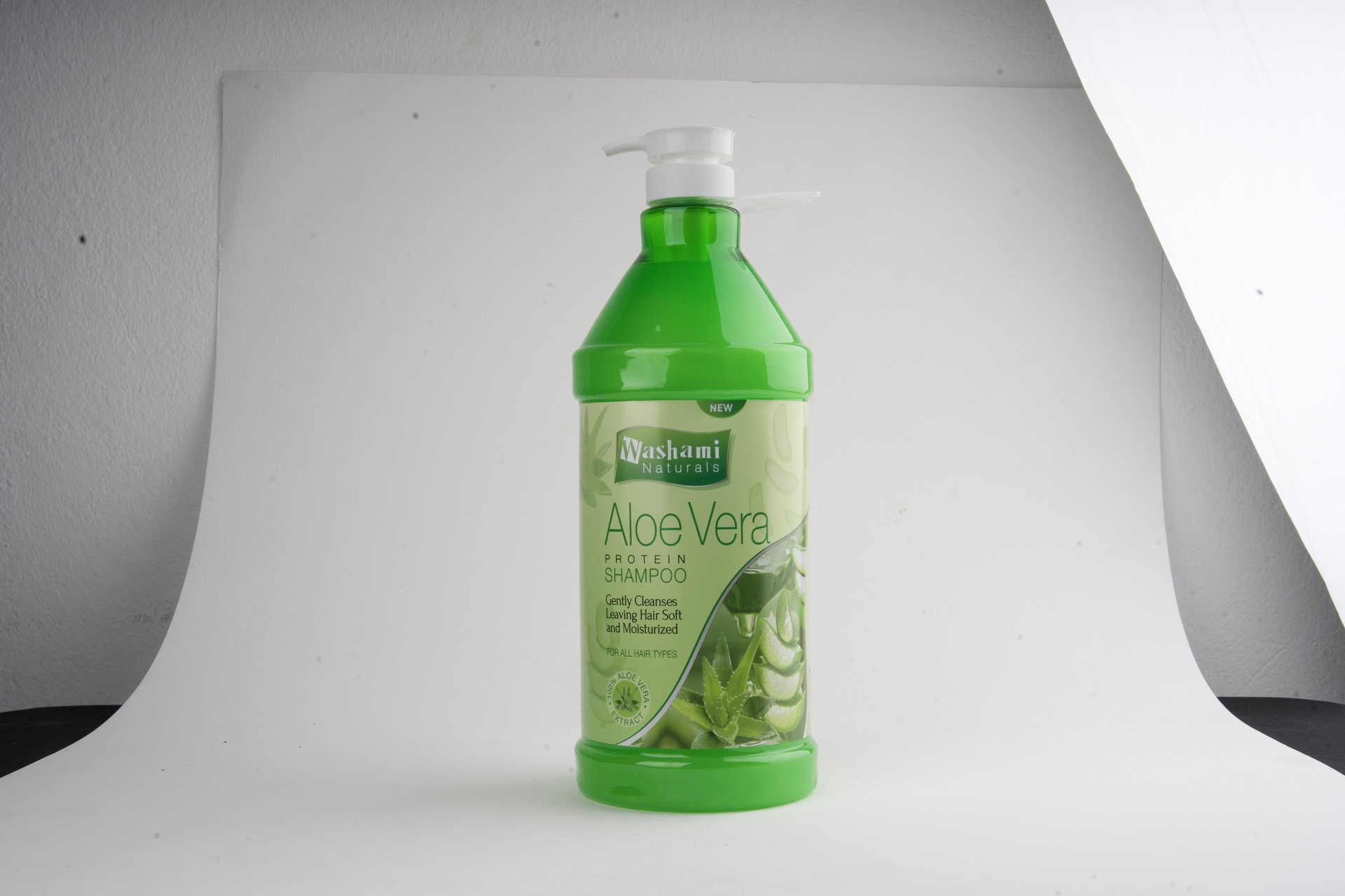 داخل المصنع